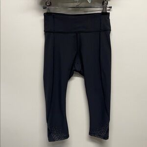 Lululemon Black Crop Leggings Dot Hem Back Zipper Stash Pocket 2